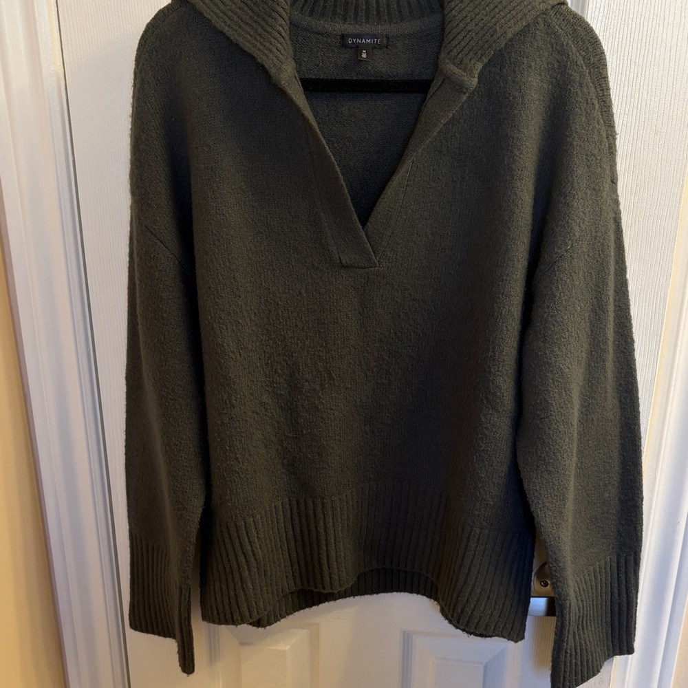 Dynamite Dark Green V-Neck Sweater
